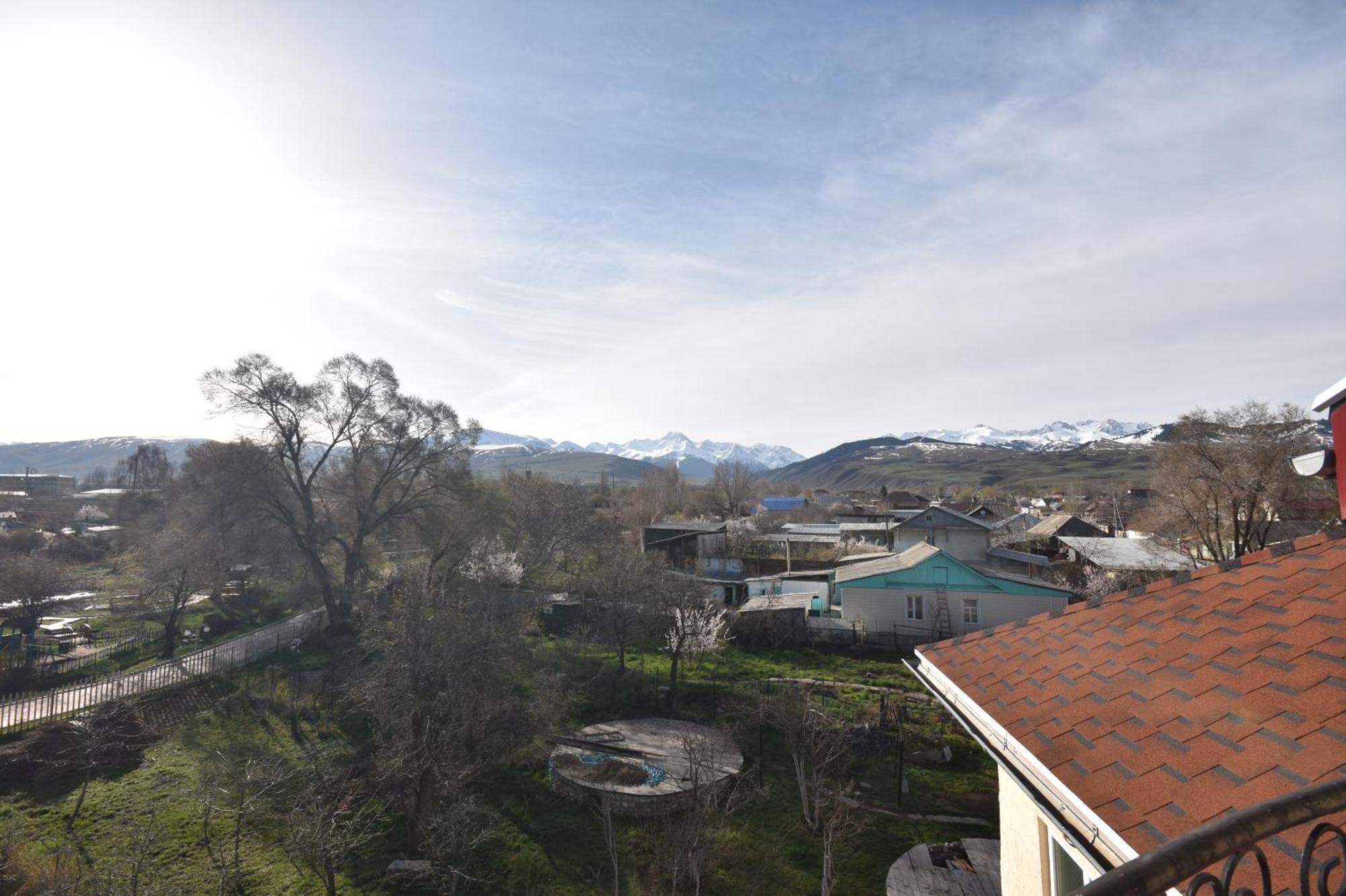Riverside Karakol Exterior photo