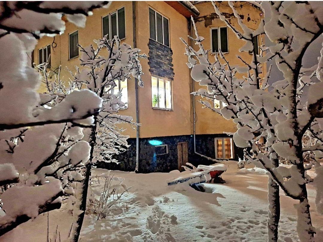 Riverside Karakol Exterior photo